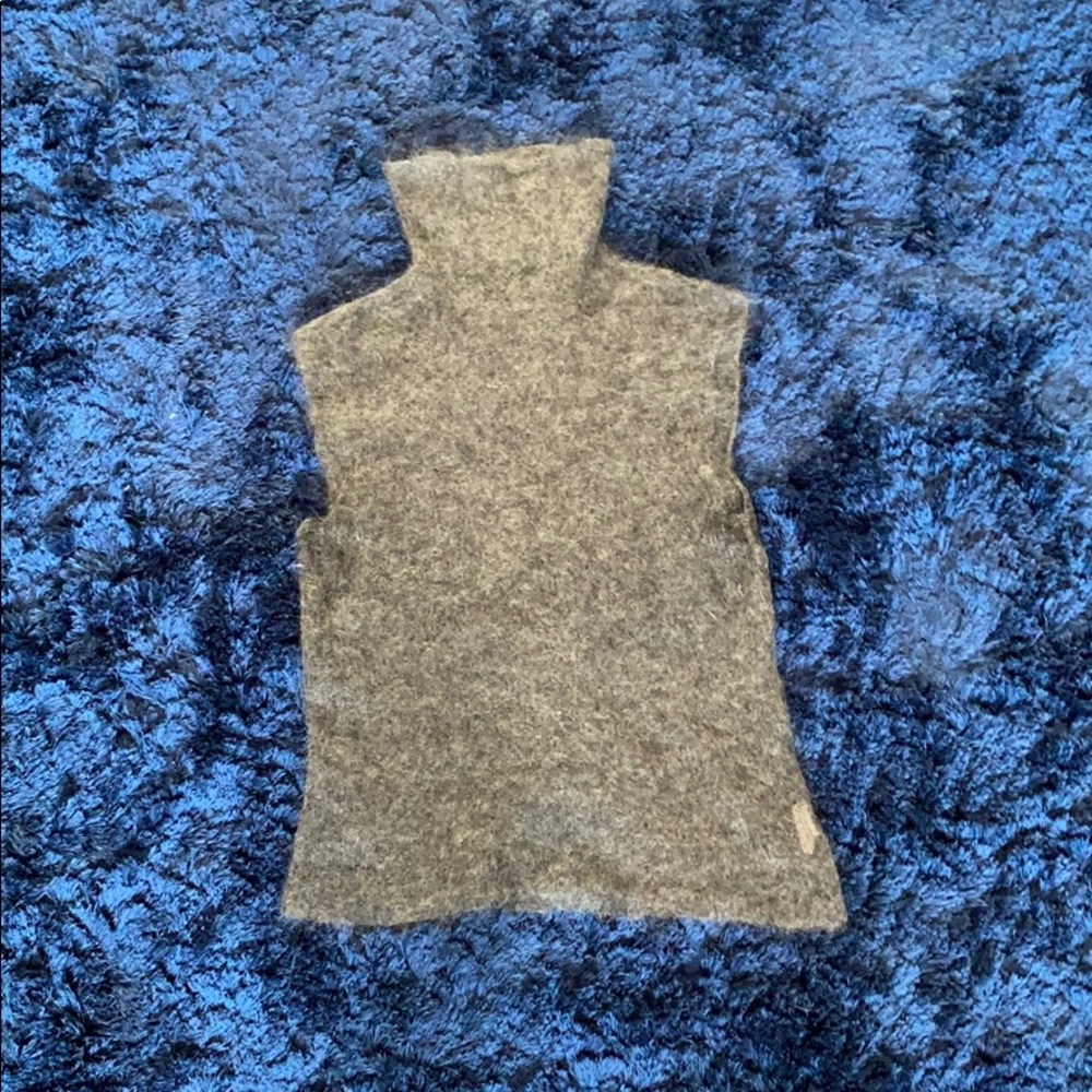 DKNY Essentials grey sleeveless turtleneck sweater